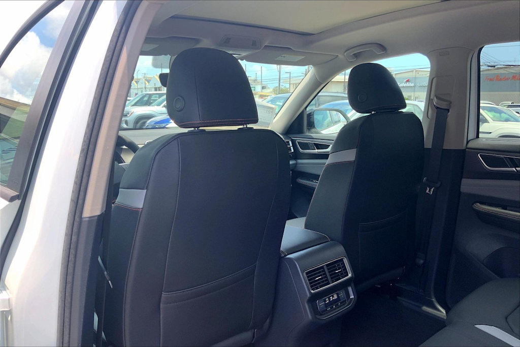 Thumbnail: 2026 Volkswagen Atlas - 13