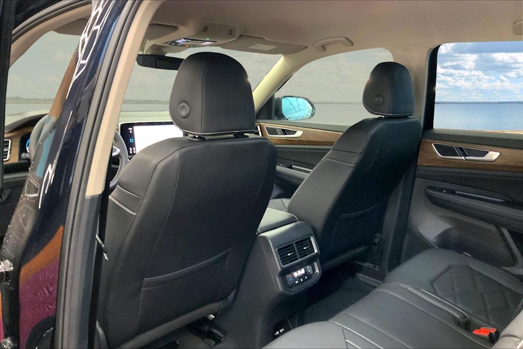 Thumbnail: 2026 Volkswagen Atlas - 13