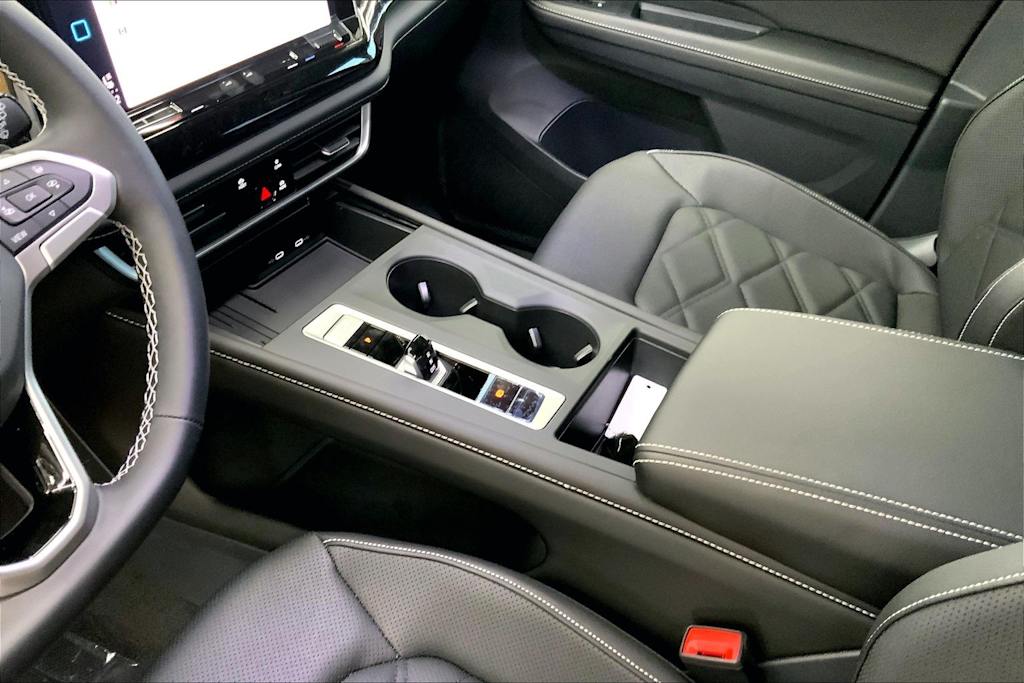 Thumbnail: 2026 Volkswagen Atlas - 16