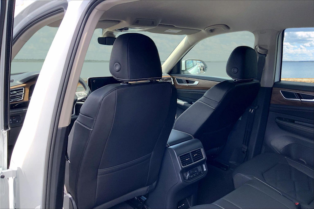 Thumbnail: 2026 Volkswagen Atlas - 13
