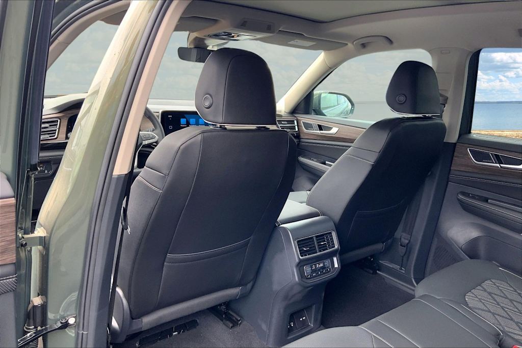 Thumbnail: 2026 Volkswagen Atlas - 13