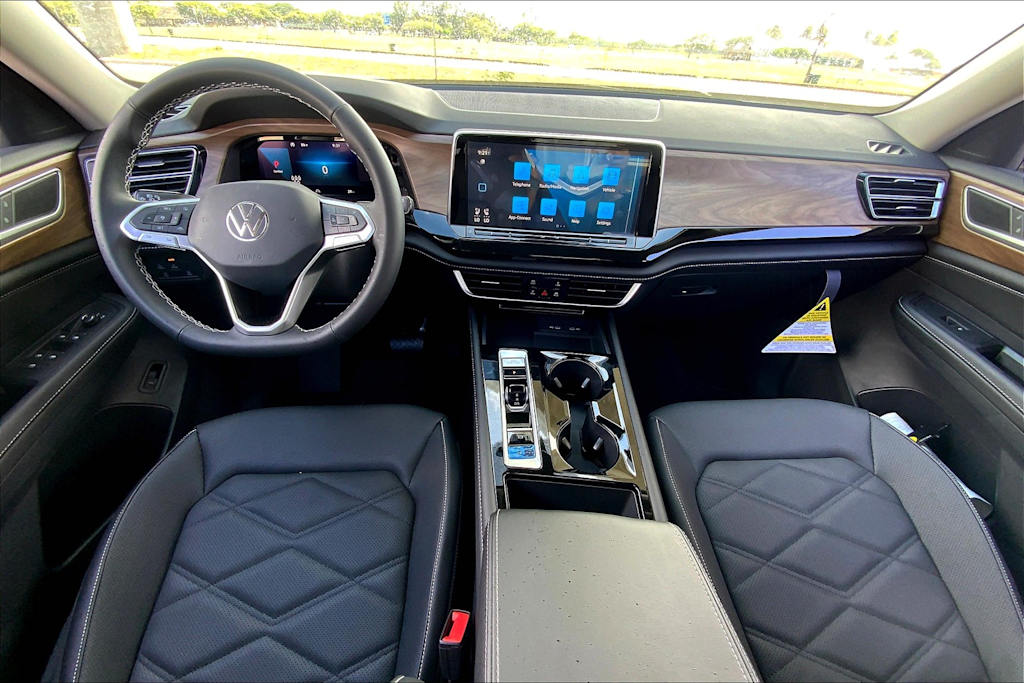 2024 Volkswagen Atlas SE 11
