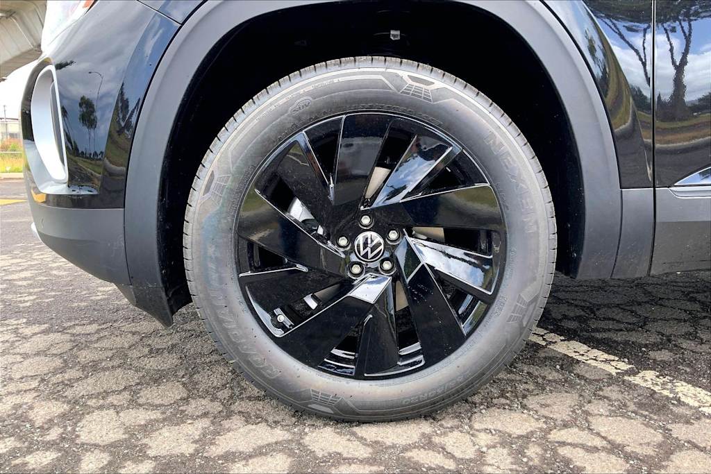 Thumbnail: 2026 Volkswagen Atlas - 8