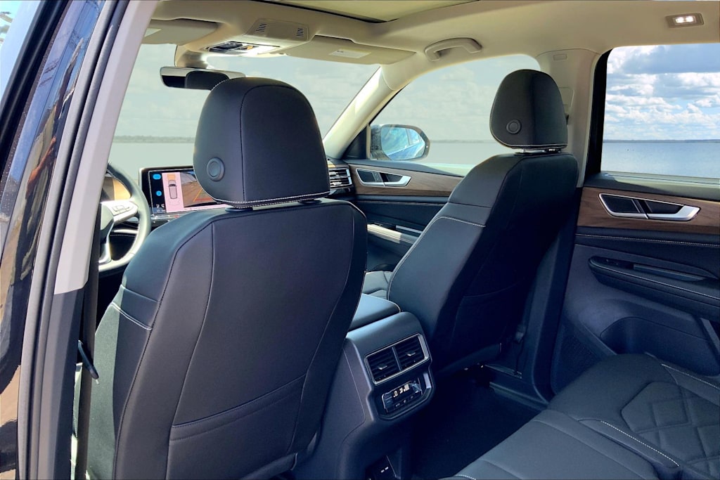 Thumbnail: 2026 Volkswagen Atlas - 13
