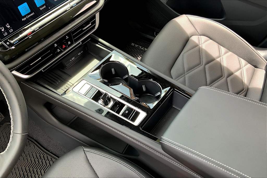 Thumbnail: 2025 Volkswagen Atlas - 16