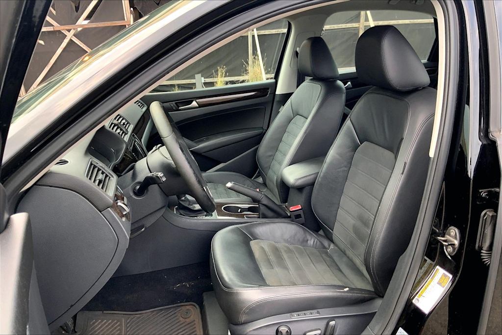 Thumbnail: 2014 Volkswagen Passat - 11