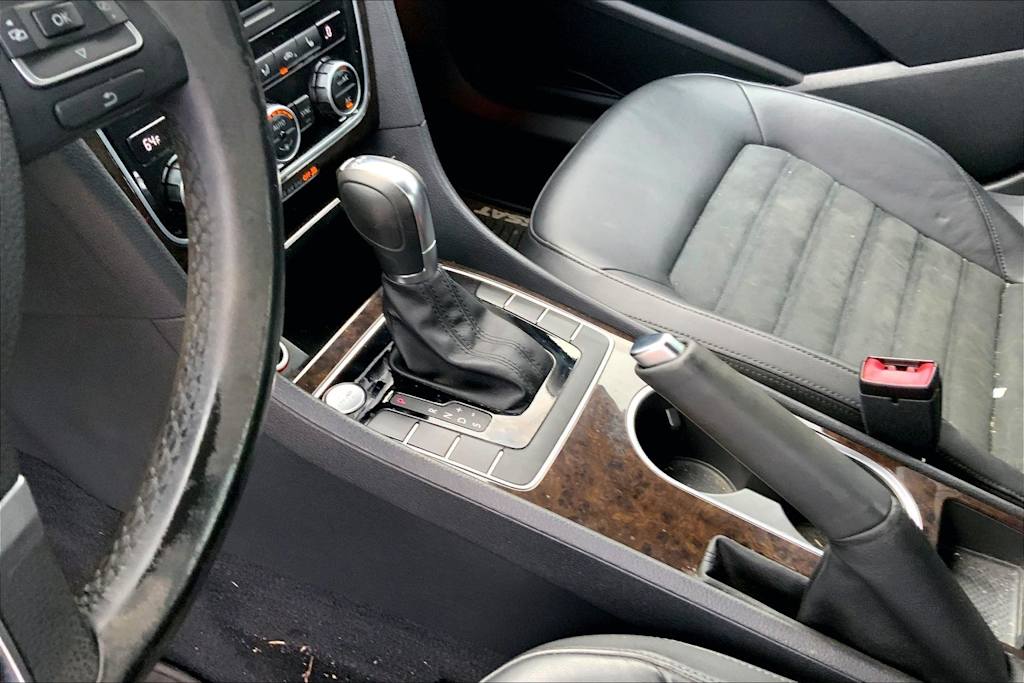 Thumbnail: 2014 Volkswagen Passat - 17