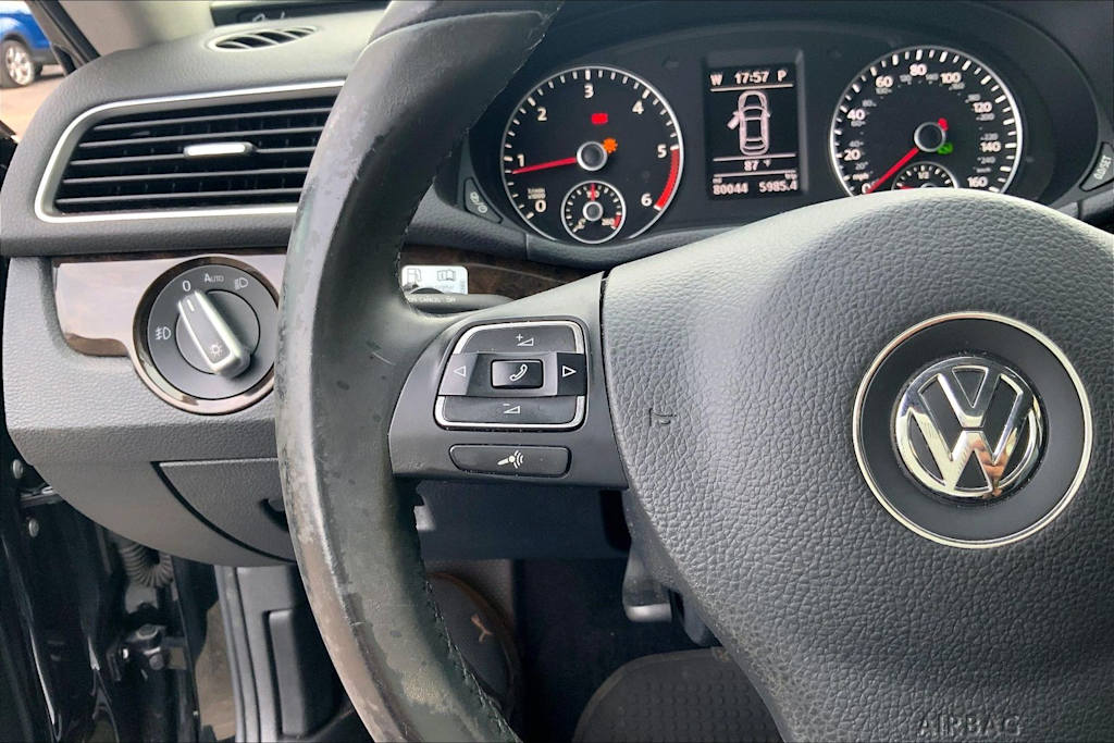 Thumbnail: 2014 Volkswagen Passat - 25