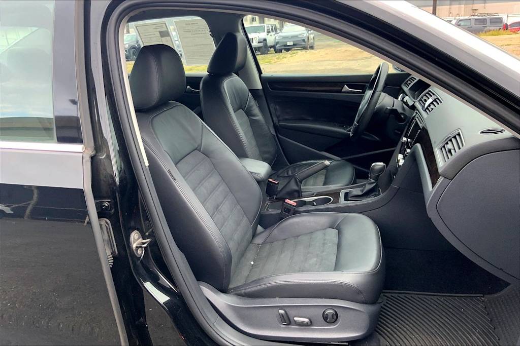 Thumbnail: 2014 Volkswagen Passat - 12