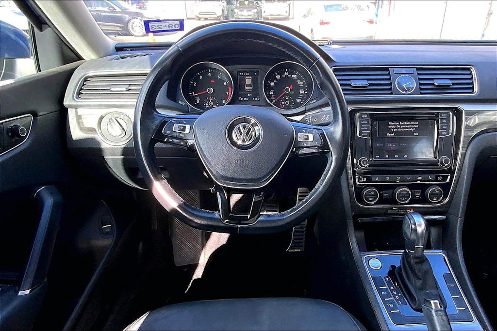 Thumbnail: 2017 Volkswagen Passat - 14