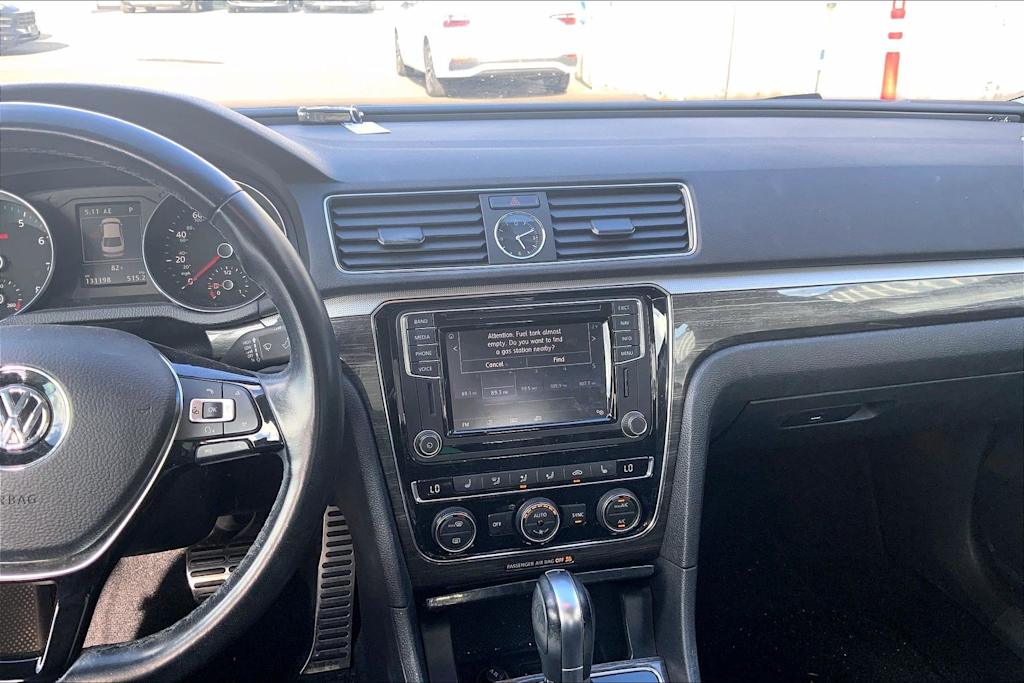 Thumbnail: 2017 Volkswagen Passat - 15