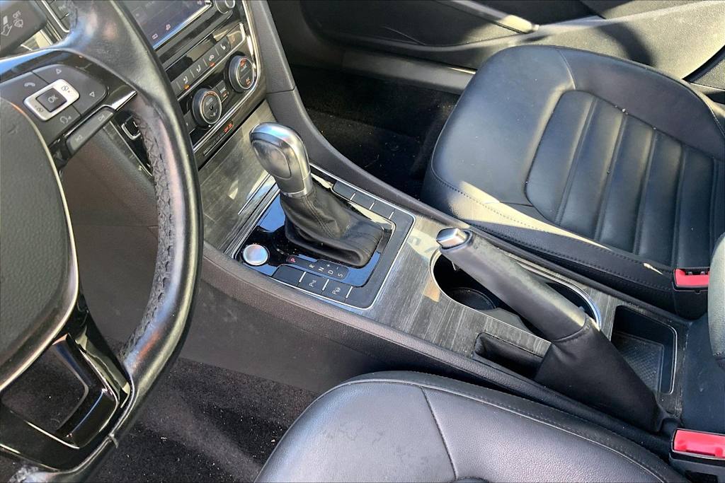 Thumbnail: 2017 Volkswagen Passat - 17