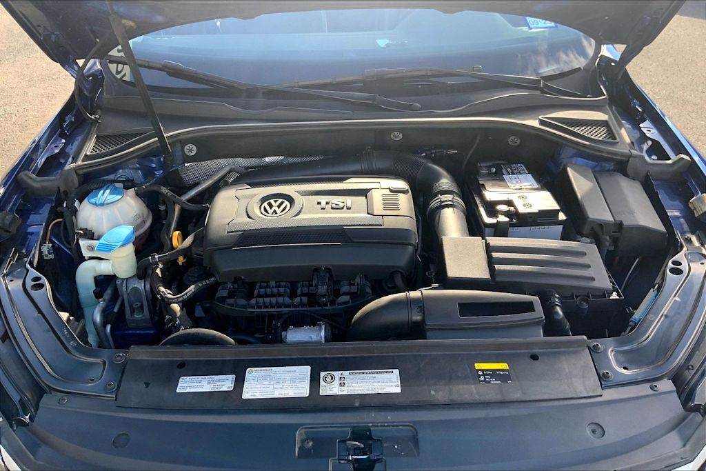 Thumbnail: 2017 Volkswagen Passat - 9