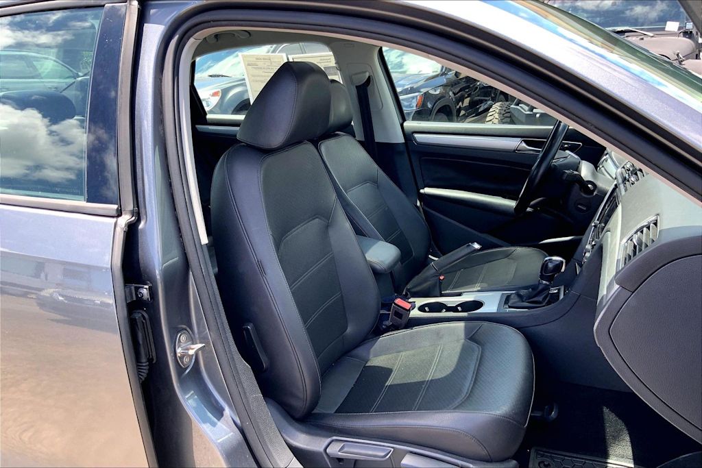 Thumbnail: 2019 Volkswagen Passat - 12