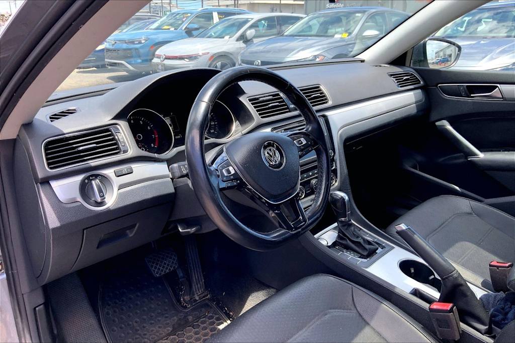 Thumbnail: 2019 Volkswagen Passat - 2