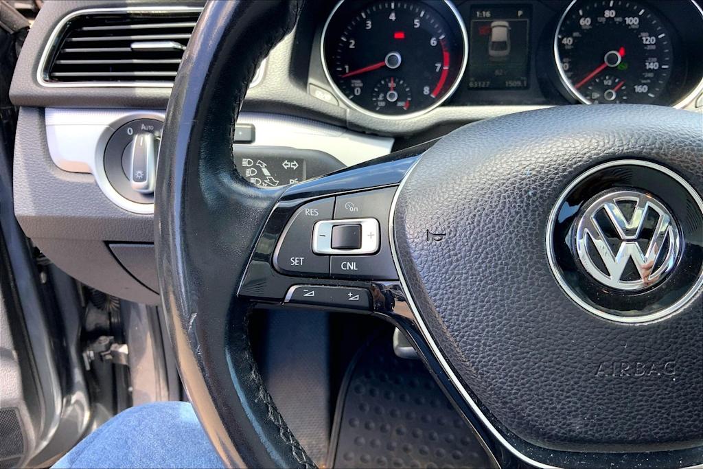 Thumbnail: 2019 Volkswagen Passat - 24