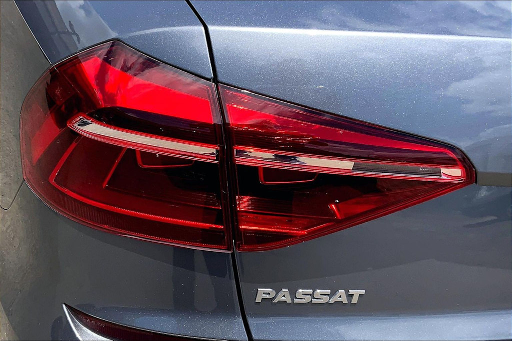 Thumbnail: 2019 Volkswagen Passat - 32