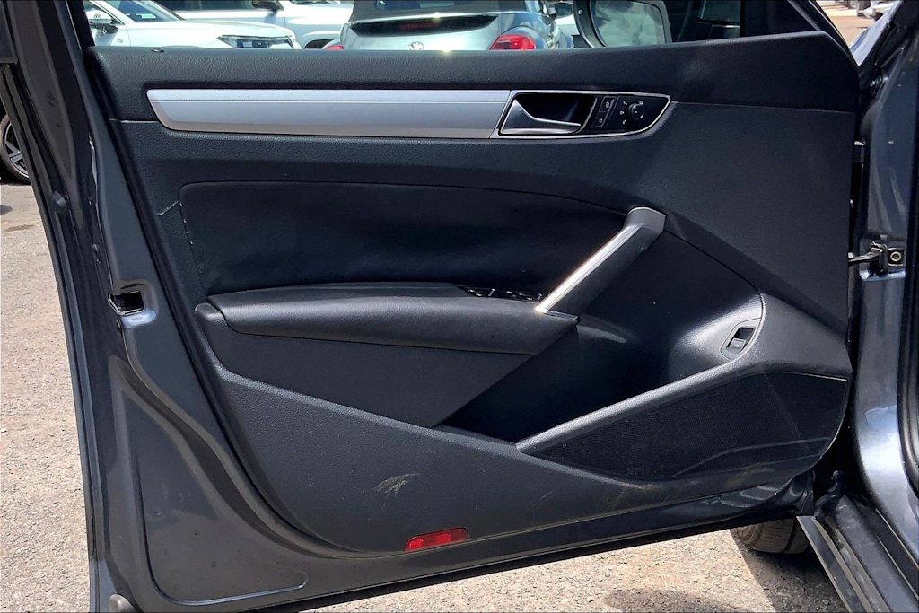 Thumbnail: 2019 Volkswagen Passat - 27