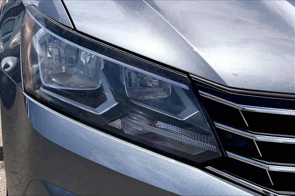 Thumbnail: 2019 Volkswagen Passat - 31