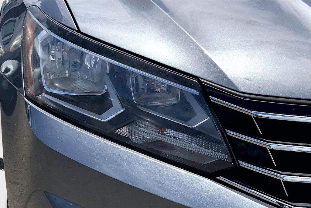 Thumbnail: 2019 Volkswagen Passat - 31