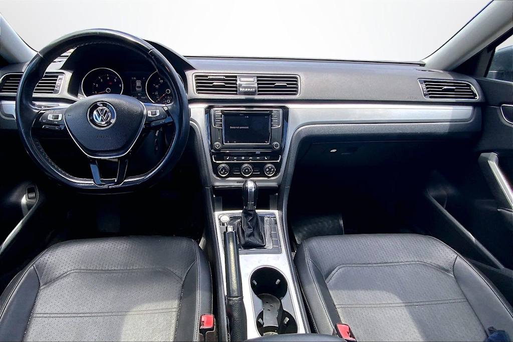Thumbnail: 2019 Volkswagen Passat - 10