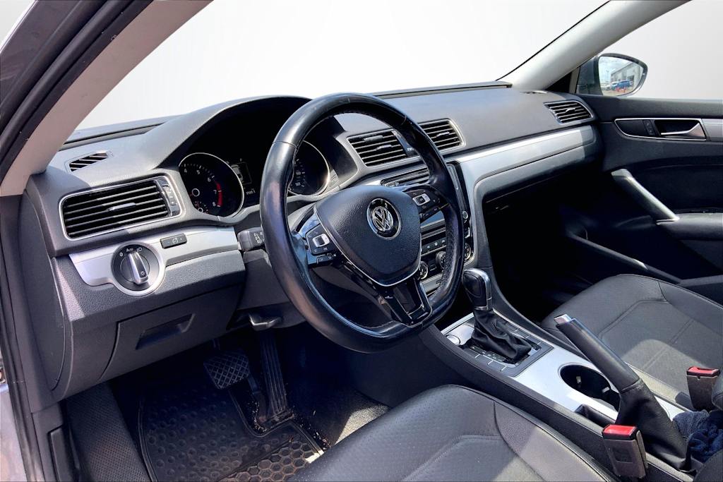 Thumbnail: 2019 Volkswagen Passat - 2