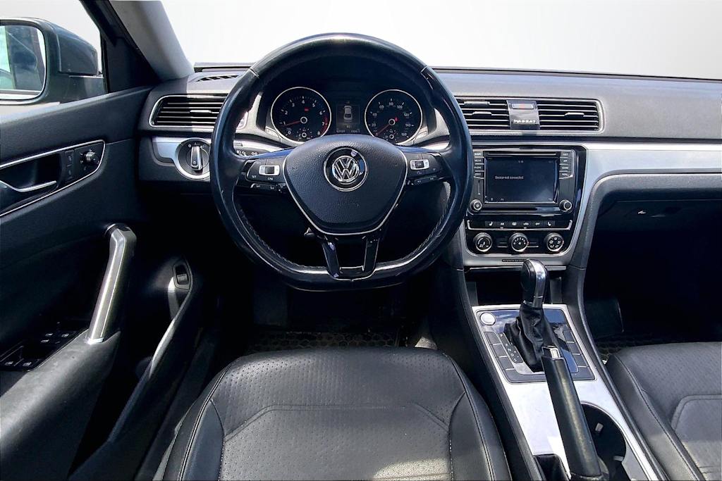 Thumbnail: 2019 Volkswagen Passat - 14
