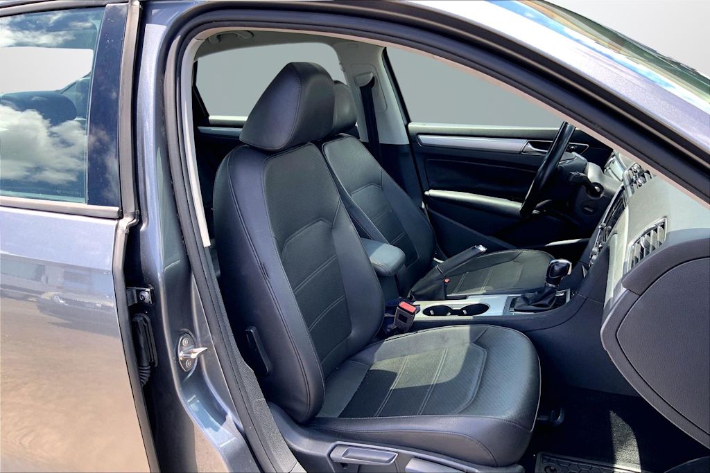 Thumbnail: 2019 Volkswagen Passat - 12