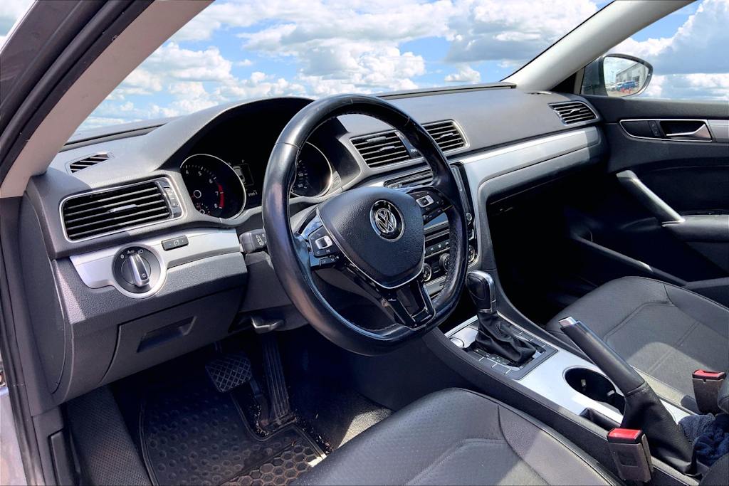 Thumbnail: 2019 Volkswagen Passat - 2