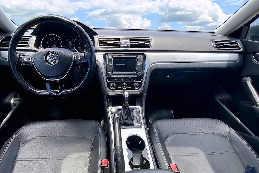 Thumbnail: 2019 Volkswagen Passat - 10