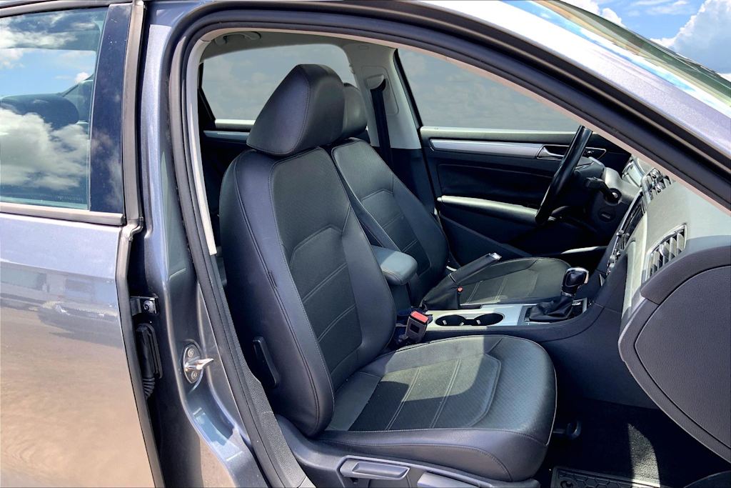 Thumbnail: 2019 Volkswagen Passat - 12