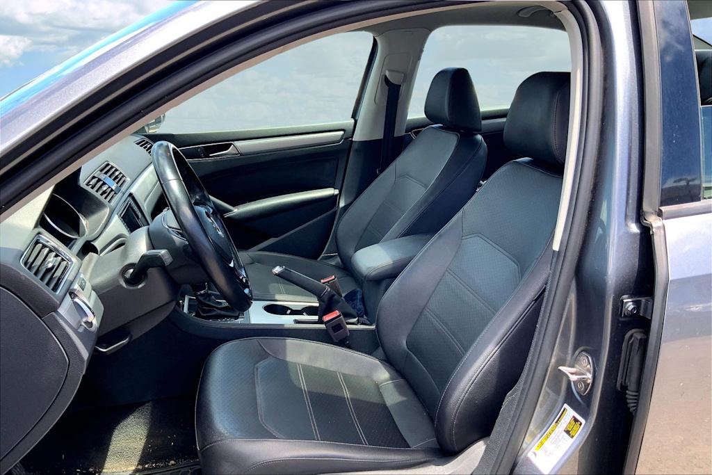 Thumbnail: 2019 Volkswagen Passat - 11