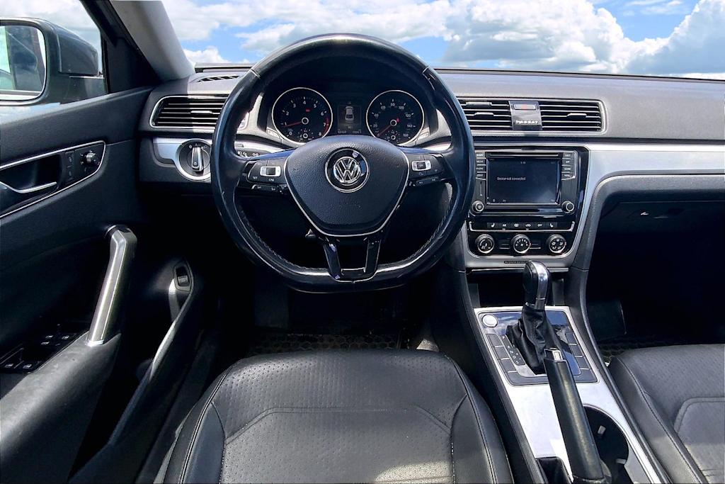 Thumbnail: 2019 Volkswagen Passat - 14