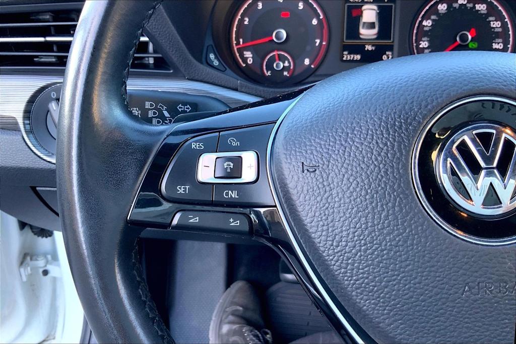 Thumbnail: 2021 Volkswagen Passat - 24