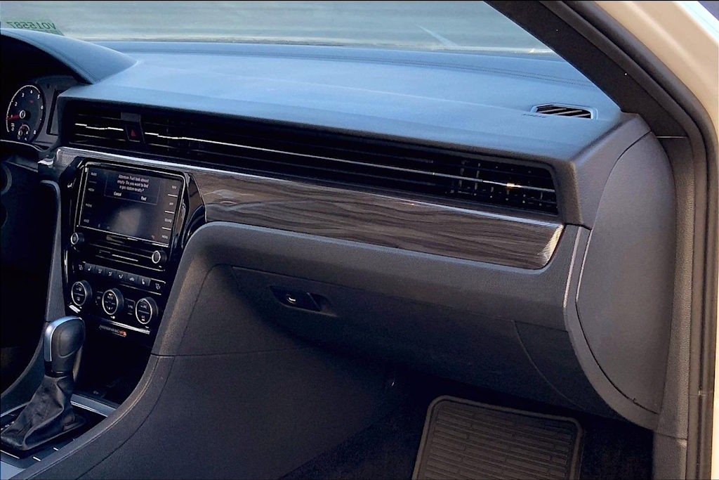 Thumbnail: 2021 Volkswagen Passat - 23