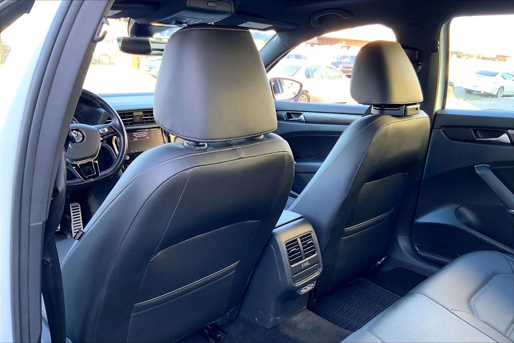 Thumbnail: 2021 Volkswagen Passat - 12