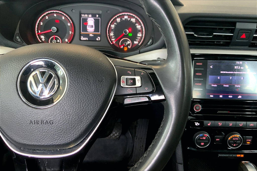 Thumbnail: 2021 Volkswagen Passat - 25