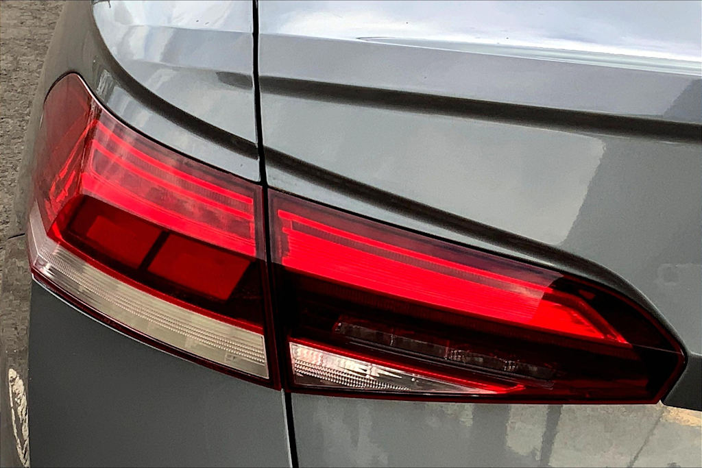 2021 Volkswagen Passat SE 31