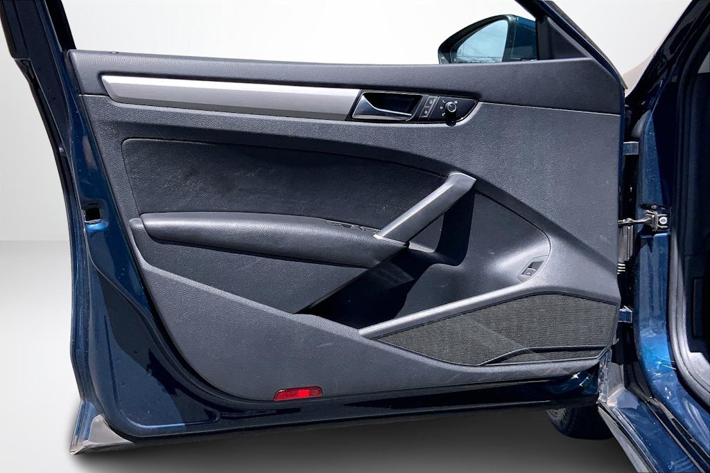 Thumbnail: 2022 Volkswagen Passat - 27