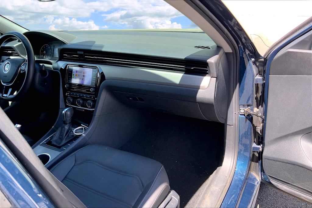 Thumbnail: 2022 Volkswagen Passat - 15
