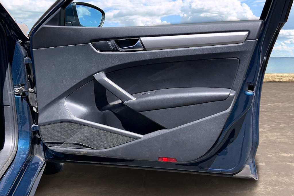 Thumbnail: 2022 Volkswagen Passat - 28
