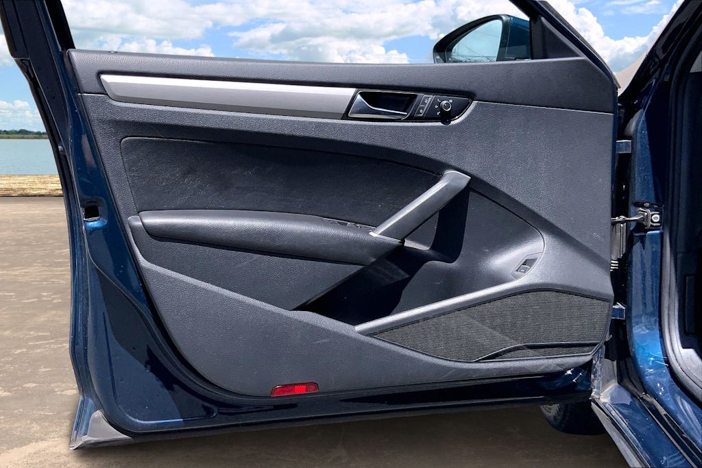 Thumbnail: 2022 Volkswagen Passat - 27