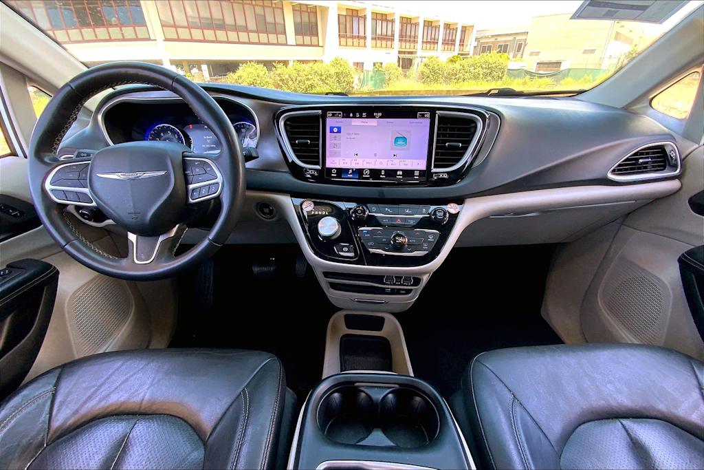 Thumbnail: 2022 Chrysler Pacifica - 9