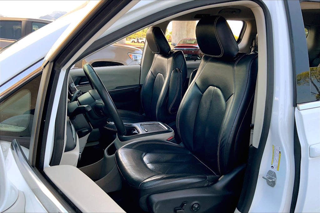 Thumbnail: 2022 Chrysler Pacifica - 12