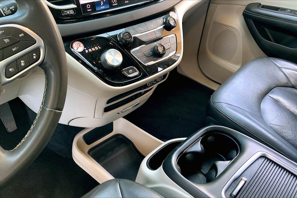 Thumbnail: 2022 Chrysler Pacifica - 15