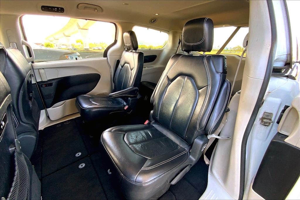 Thumbnail: 2022 Chrysler Pacifica - 28