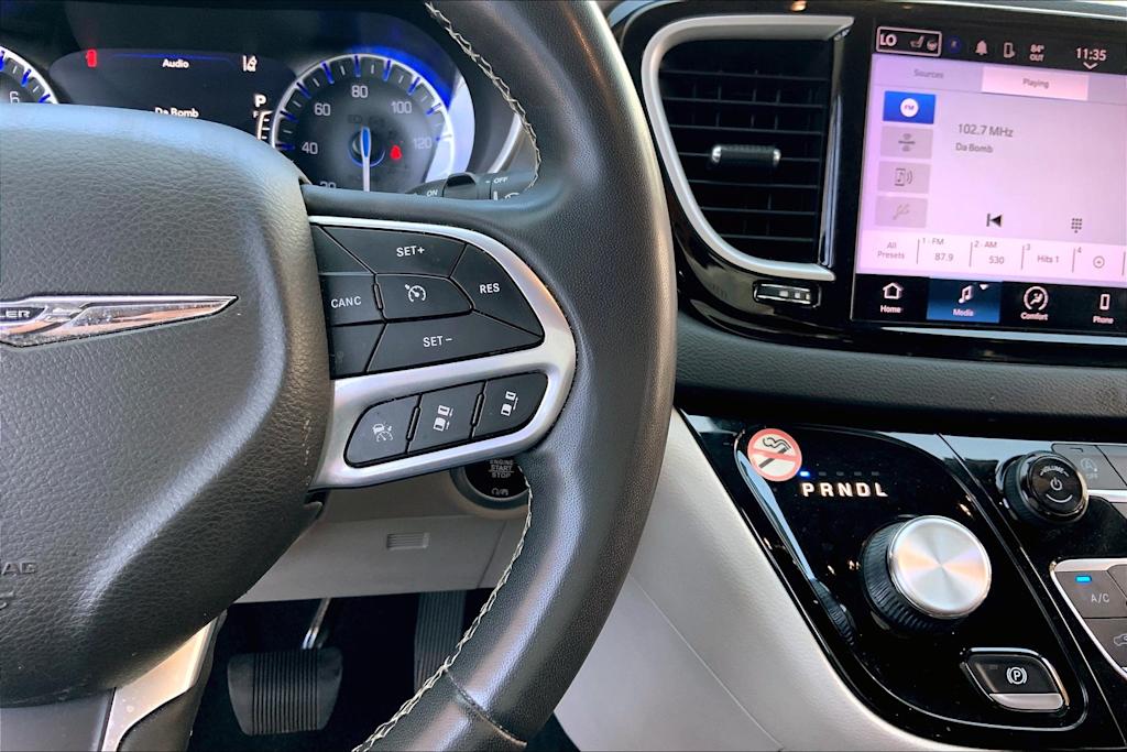 Thumbnail: 2022 Chrysler Pacifica - 24