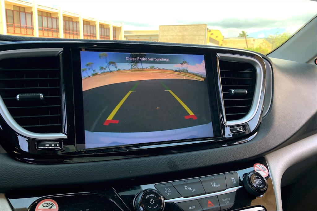 Thumbnail: 2022 Chrysler Pacifica - 25