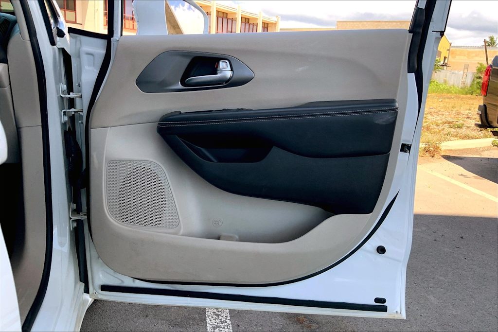 Thumbnail: 2022 Chrysler Pacifica - 27