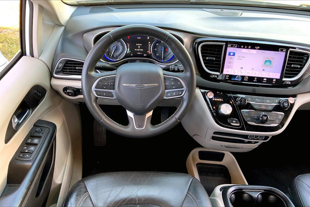 Thumbnail: 2022 Chrysler Pacifica - 13